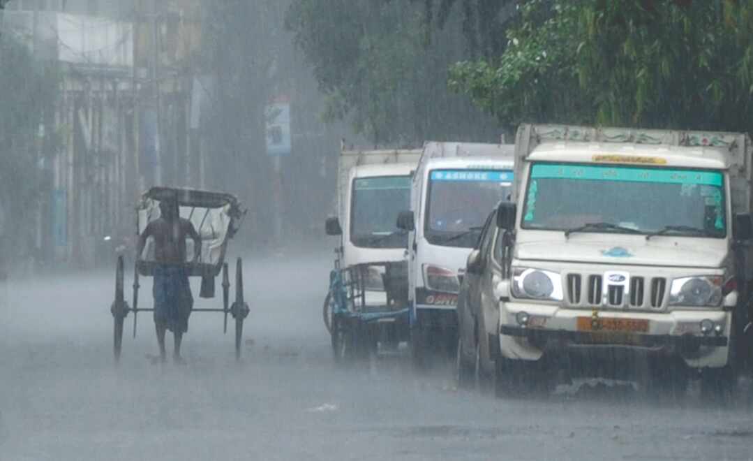 MeT predicts intermitent rain due to cyclonic circulation MeT predicts intermitent rain due to cyclonic circulation