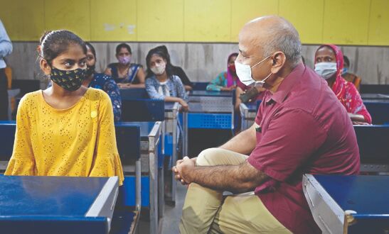 Online learning: Sisodia meets parents at PTMs Online learning: Sisodia meets parents at PTMs