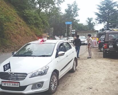 HP: Cops check vehicles at borders to stop entry of tourists with lathis, swords, pistols HP: Cops check vehicles at borders to stop entry of tourists with lathis, swords, pistols