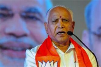 Lingayat pontiffs rally behind Yediyurappa, want BJP to allow him to complete term