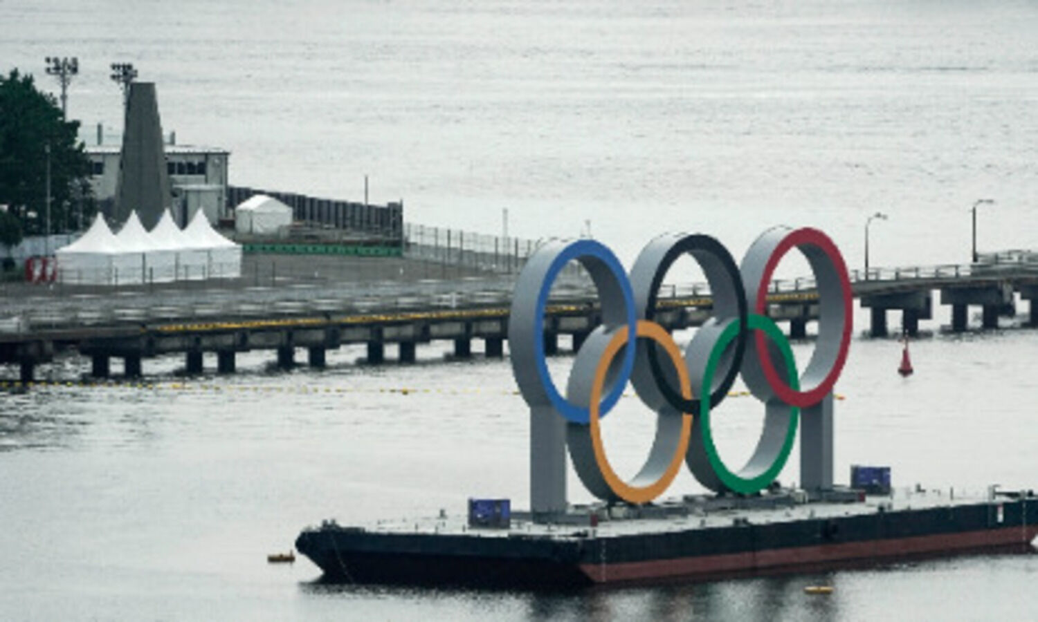 Olympic cycling road races are studies in contrast