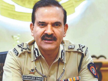 One more extortion case filed against Singh, this time in Thane One more extortion case filed against Singh, this time in Thane