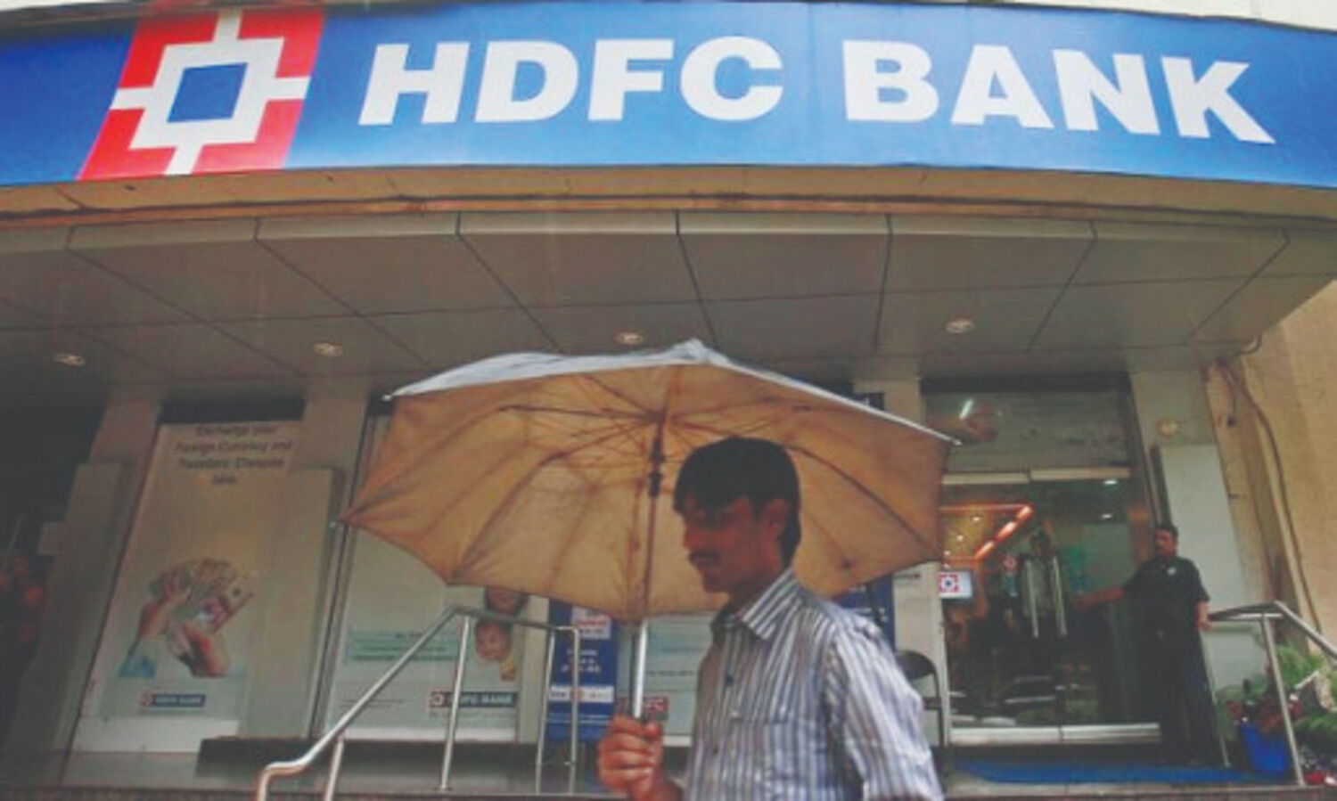 HDFC Banks Puri top earner among bankers in FY21