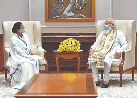Mamata meets PM; discusses Covid, demands more vaccines for Bengal