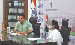 Mamata meets Gadkari, discusses road, infrastructure projects