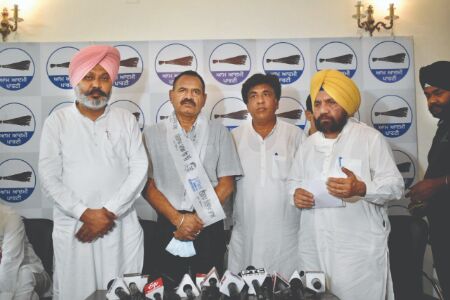 Leaving BJP, ex-Hoshiarpur mayor Babbi Chaudhary joins AAP