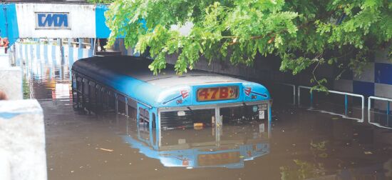 7 dead; overnight rain leaves parts of Bengal deluged