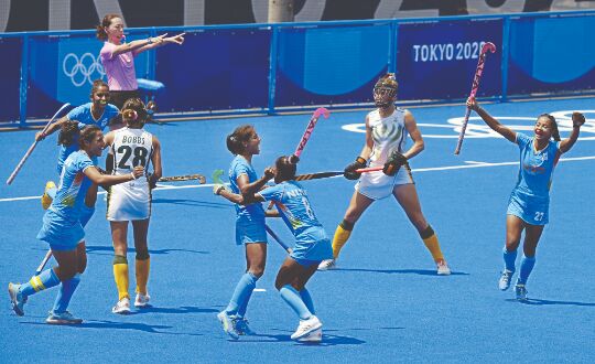 Hockey: Indian women reach Olympic quarters after 41 yrs