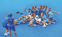 India stun Australia to reach semi-finals India stun Australia to reach semi-finals