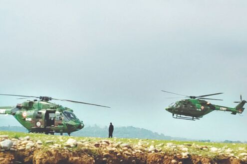 Army helicopter crashes into Ranjit Sagar Dam lake in J&K Army helicopter crashes into Ranjit Sagar Dam lake in J&K