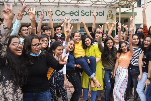 CBSE: 100% pupils  in 750 govt schools pass Std 10 exams