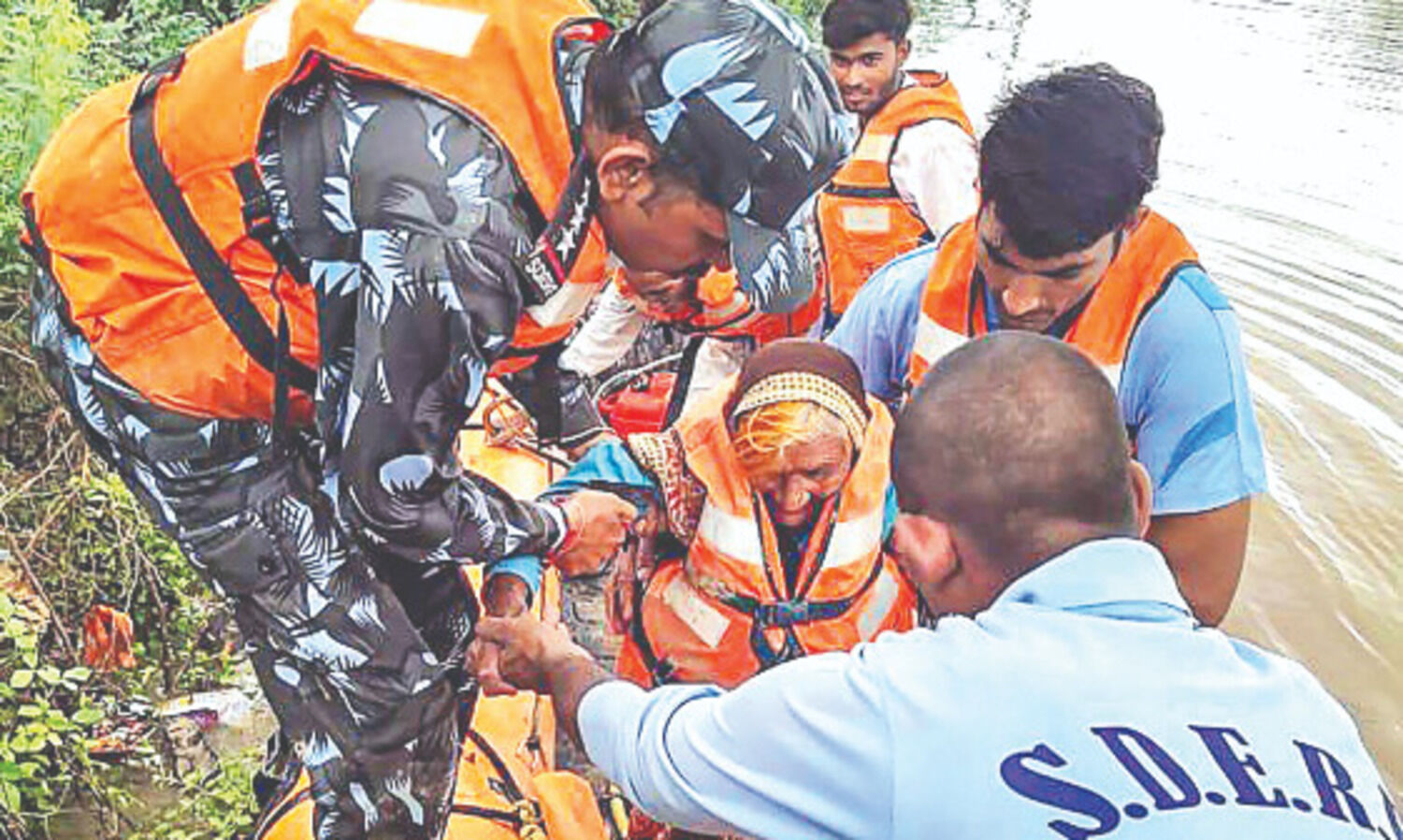 Rain fury in MP: Over 1,250 villages hit by floods; 6,200 people rescued