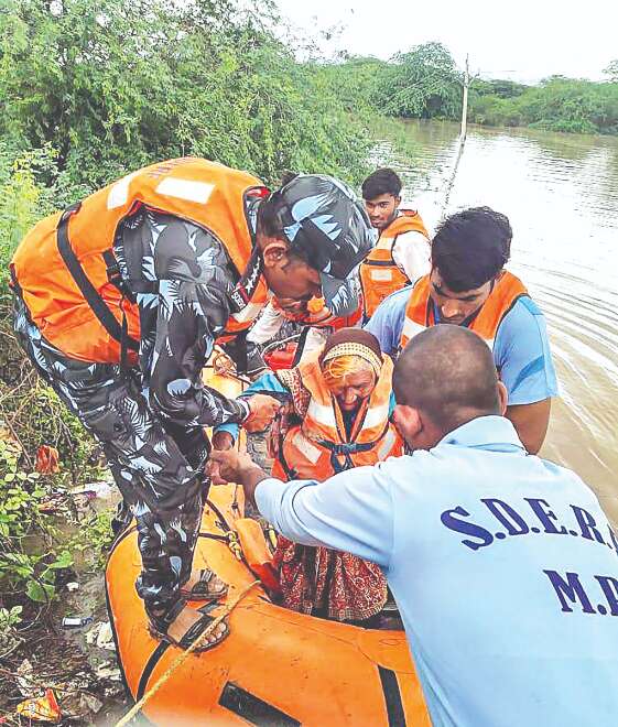 Rain fury in MP: Over 1,250 villages hit by floods; 6,200 people rescued Rain fury in MP: Over 1,250 villages hit by floods; 6,200 people rescued