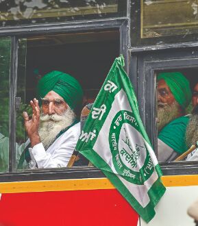 183 held by Delhi Police for farmers stir 183 held by Delhi Police for farmers stir