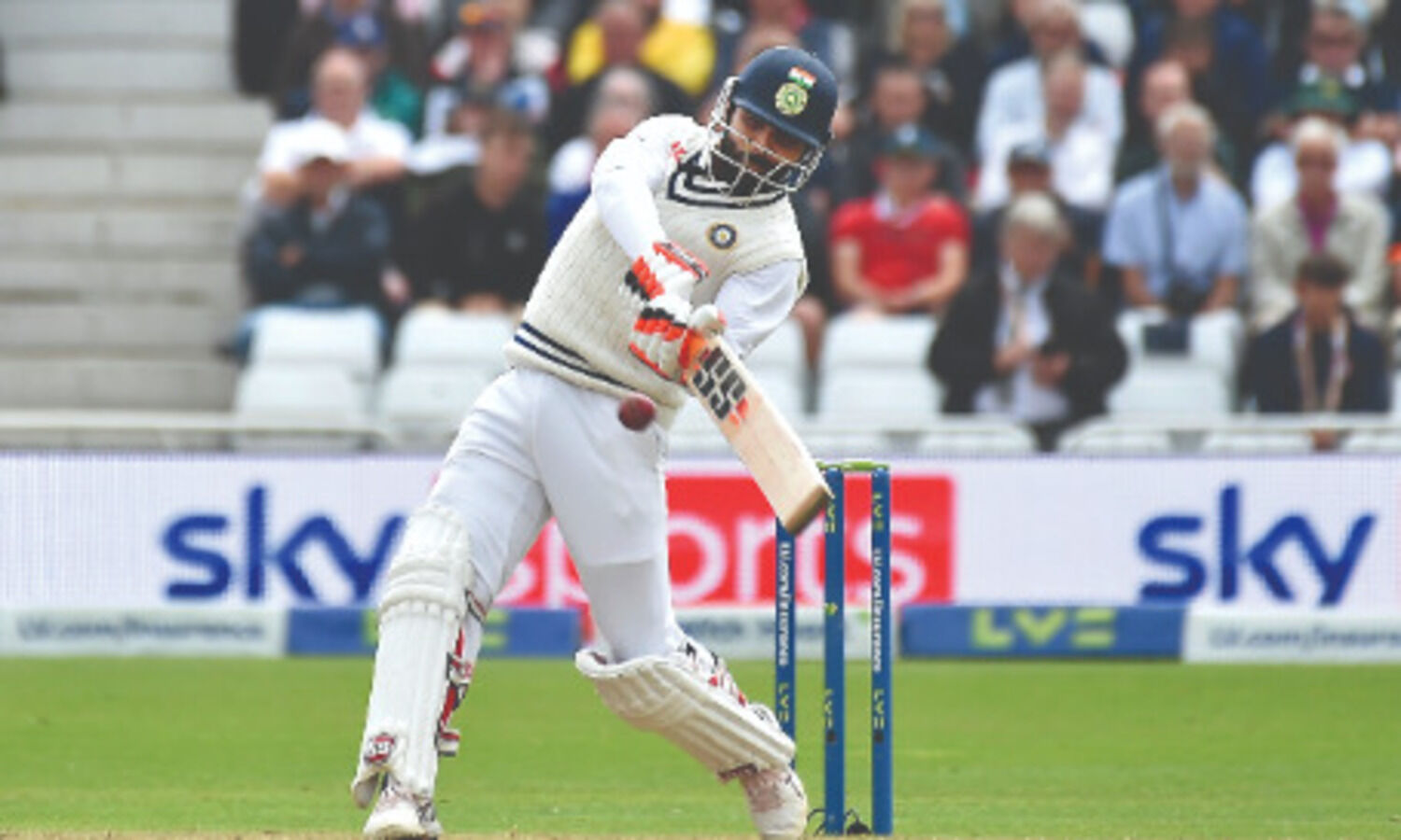 Robinson takes five-for as Jadeja and tail give India edge