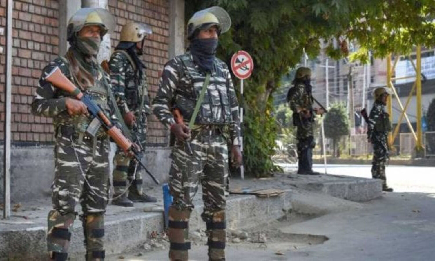Terrorist killed in encounter with security forces in J-Ks Budgam; another arrested