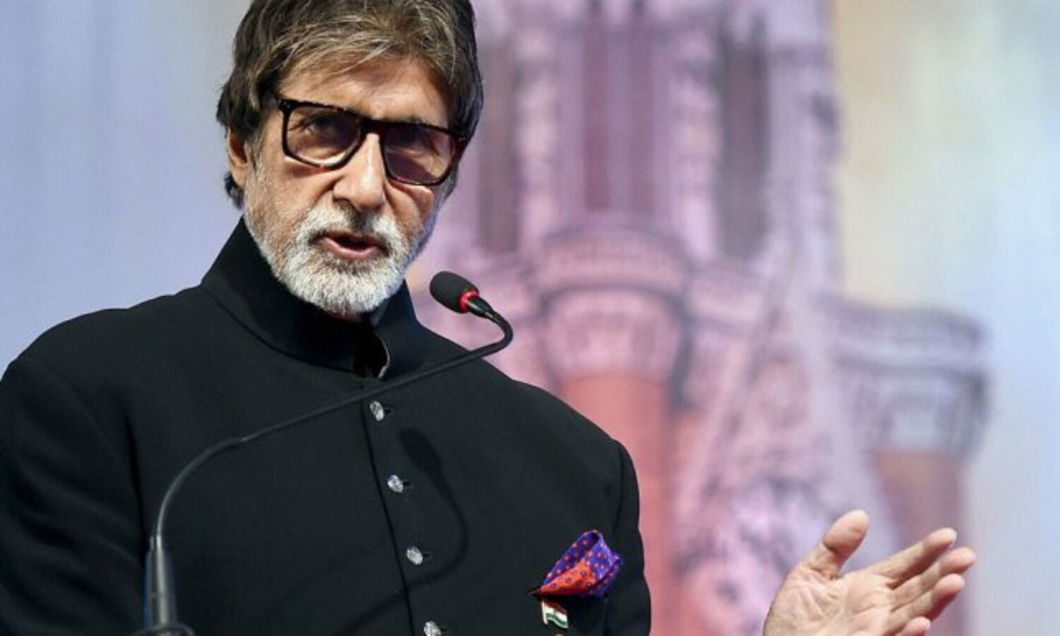 Bomb scare at 3 Mumbai railway stations, Amitabh Bachchans bungalow turns out to be hoax; 2 detained