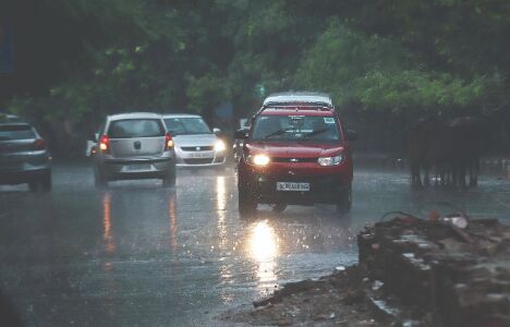 Rainfall in Delhi and adjoining areas; more likely in next few hrs Rainfall in Delhi and adjoining areas; more likely in next few hrs