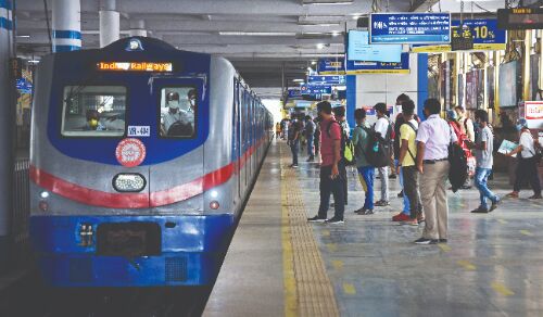 Metro footfall crosses 2L-mark after its services resumed