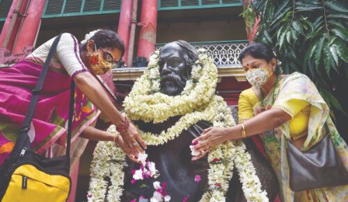 Bengal pays tribute to Tagore at low-key events Bengal pays tribute to Tagore at low-key events