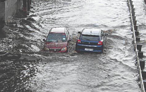 Heavy rains bring mercury down; waterlogging, traffic snarls in city