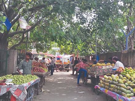 Uttam Nagar tense as street vendors live in fear