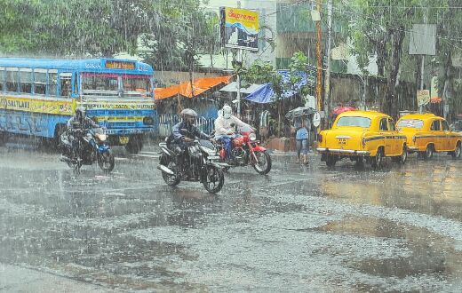 Heavy rains predicted till Aug 15; North Bengal on Orange alert Heavy rains predicted till Aug 15; North Bengal on Orange alert