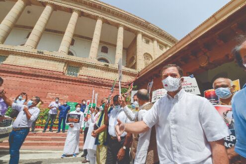 Oppn leaders hold protest march, say Govt stonewalled demand for discussion Oppn leaders hold protest march, say Govt stonewalled demand for discussion
