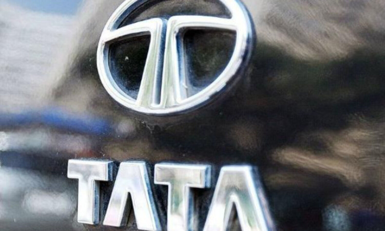 Tata Motors lines up new models, looks to enhance sales infra