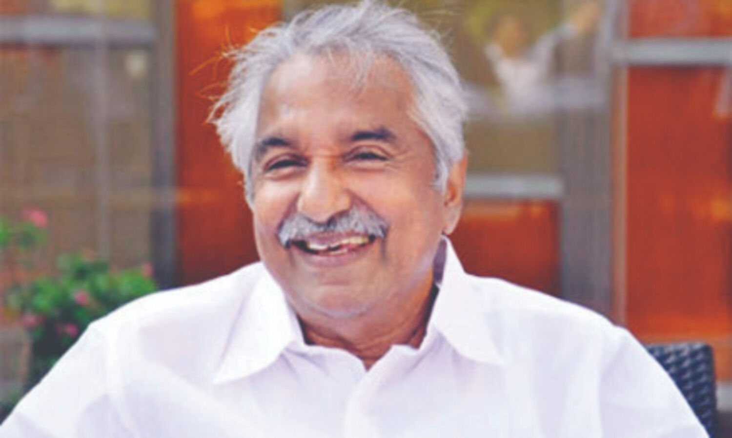 CBI takes over probe into cases against   ex-Kerala CM, others