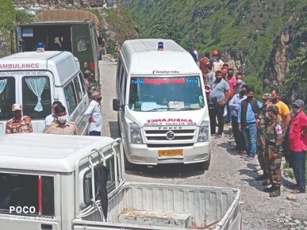 SJVN assists to landslide victims at NH5 SJVN assists to landslide victims at NH5