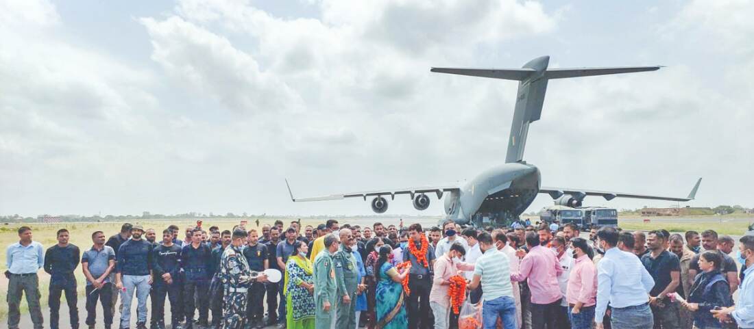 India evacuates its embassy staff, starts e-visa for Afghans