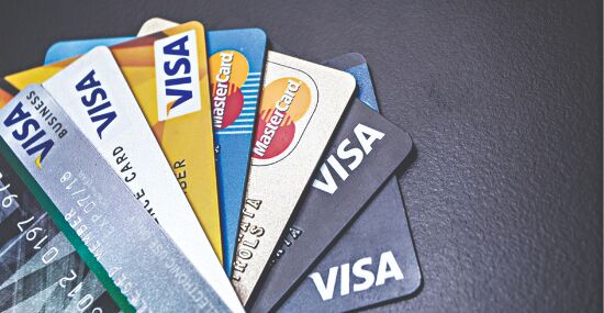 RBI allows HDFC Bank to sell new credit cards RBI allows HDFC Bank to sell new credit cards