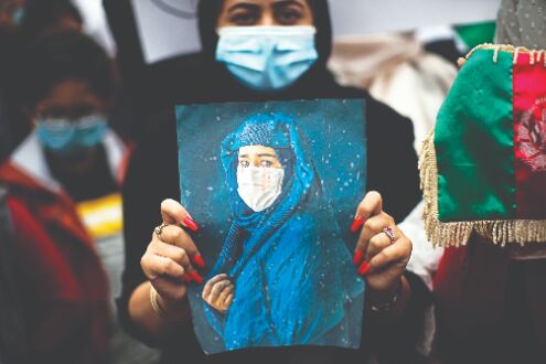 Taliban militants violently disperse protest, 3 dead Taliban militants violently disperse protest, 3 dead