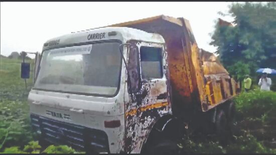 13 labourers killed, two injured as tipper truck overturns in Maha 13 labourers killed, two injured as tipper truck overturns in Maha