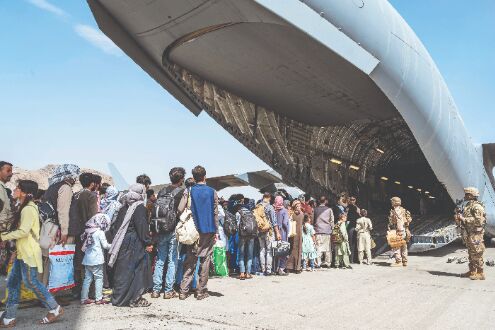 Taliban warns of consequences if the US extends evacuation