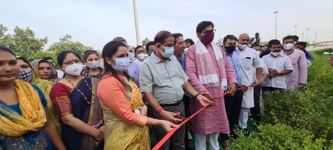 YEIDA CEO inaugurates structure to mark Apparel Park near Jewar airport
