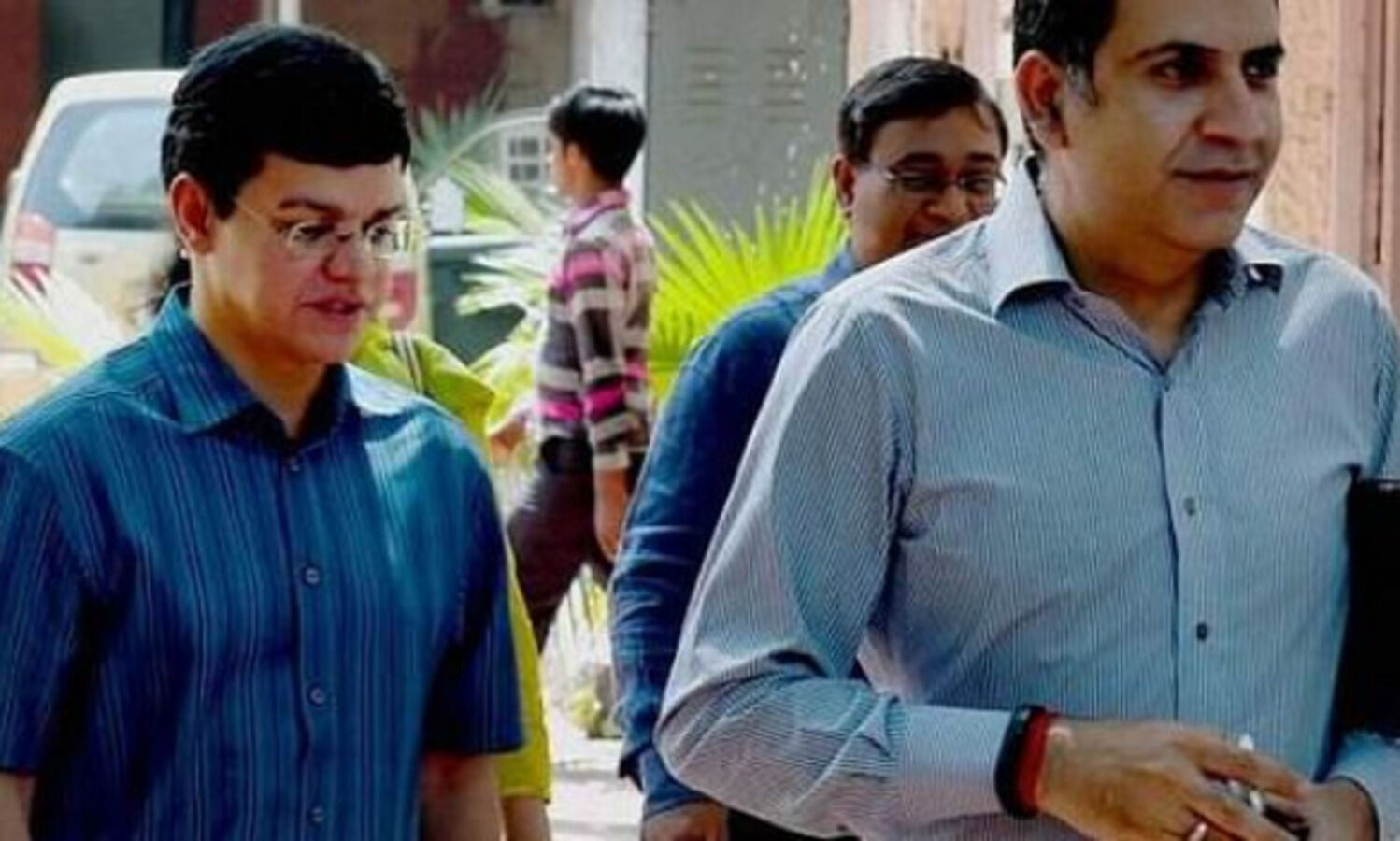 SC orders shifting ex-Unitech bosses Sanjay, Ajay Chandra from Tihar jail to Mumbai prisons
