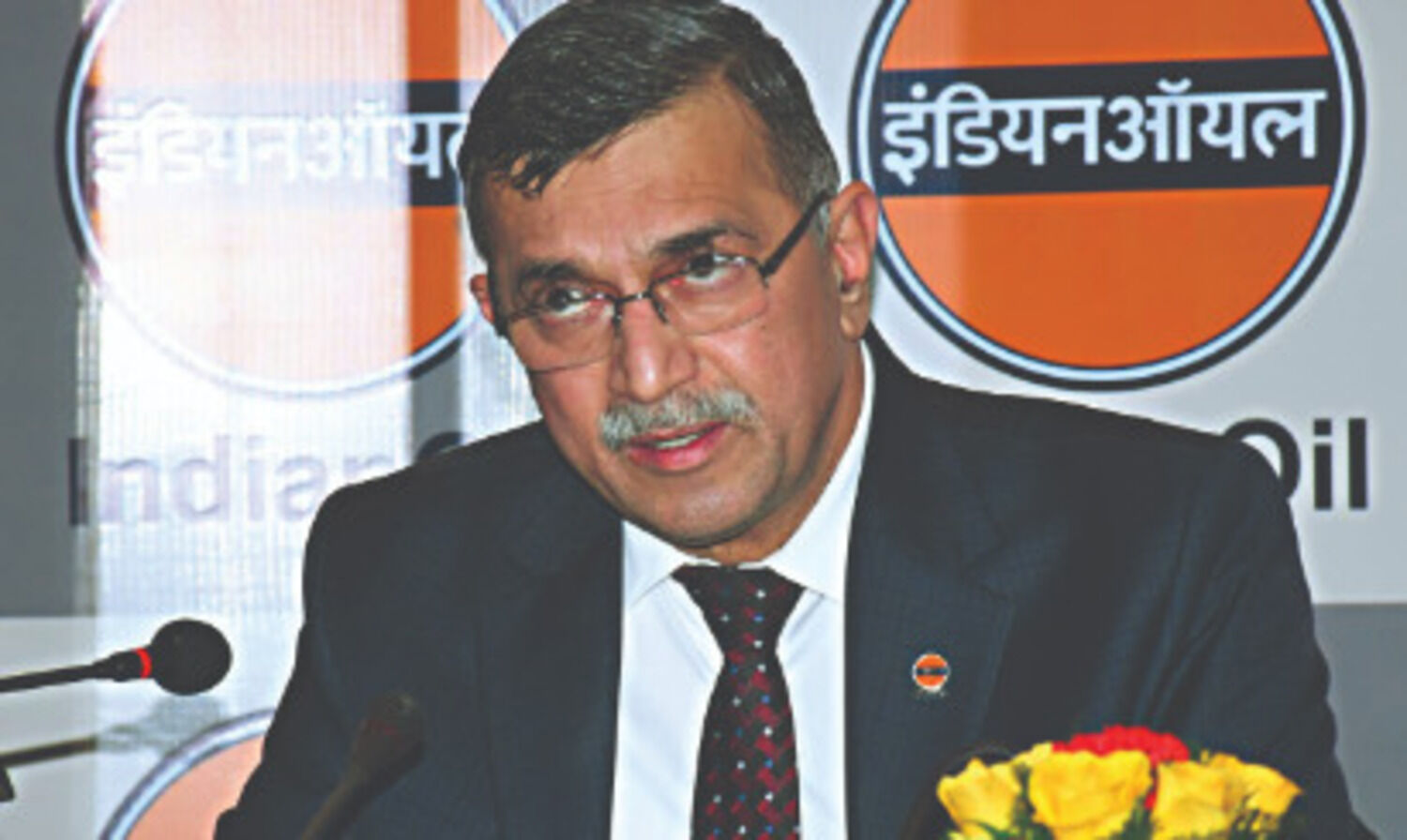 IOC to invest `1 lakh cr to expand refining capacity