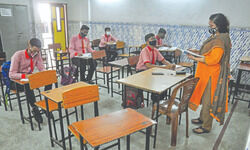 Delhi govt allows schools for classes 9-12, colleges to reopen from September 1