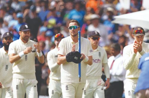 India loses 3rd Test to England   by an innings and 76 runs
