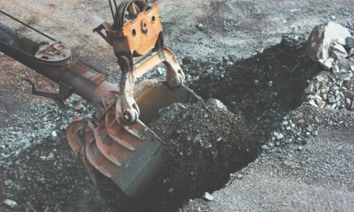 Indias coal import rises 50%   to 19 million tonnes in June