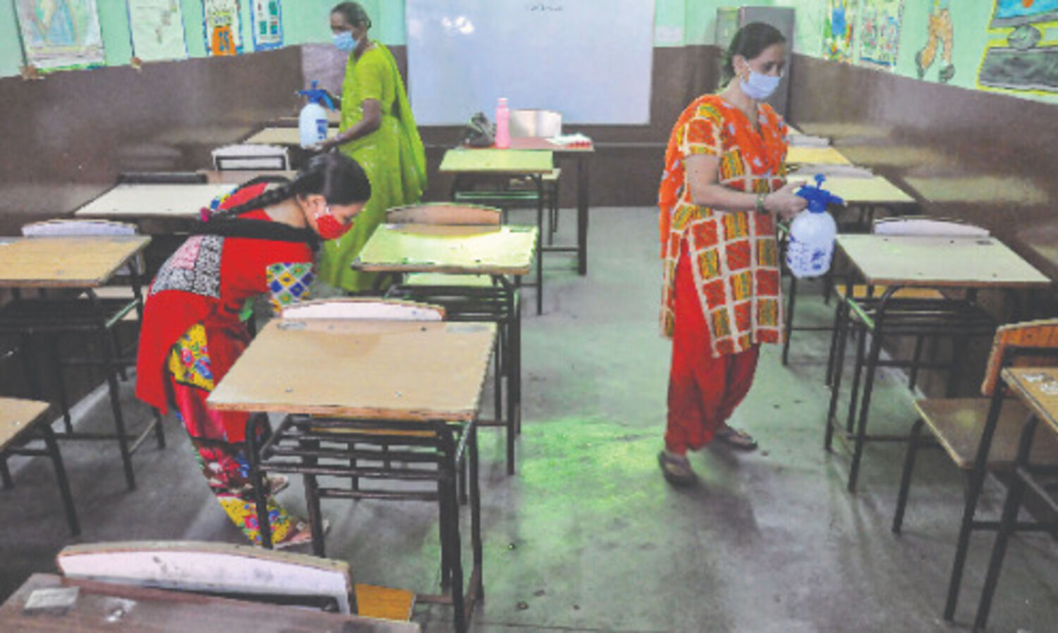 Complete 1st dose of vaccination for staff in Sept, MoE tells states