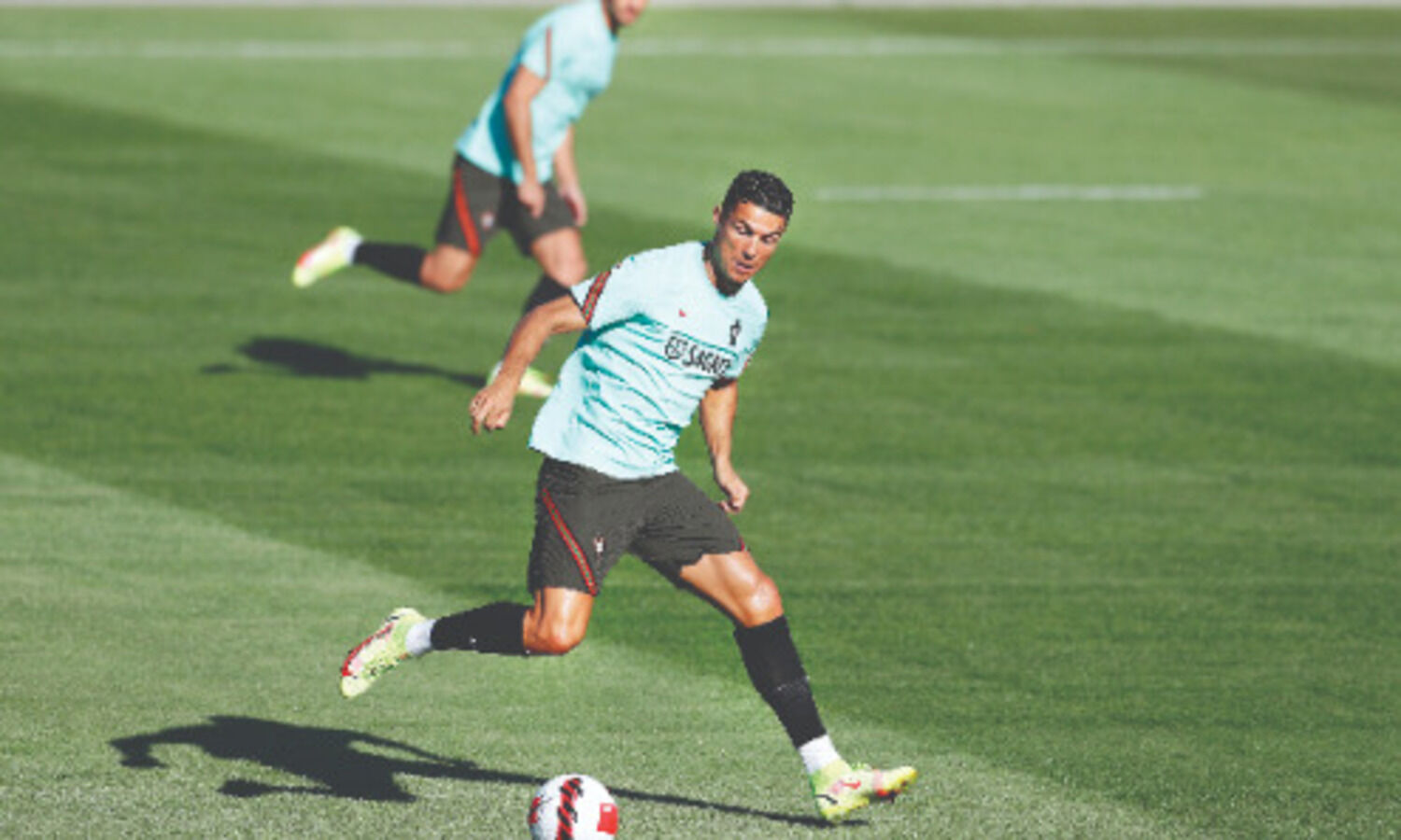 Ronaldo completes return to Manchester United after 12 years