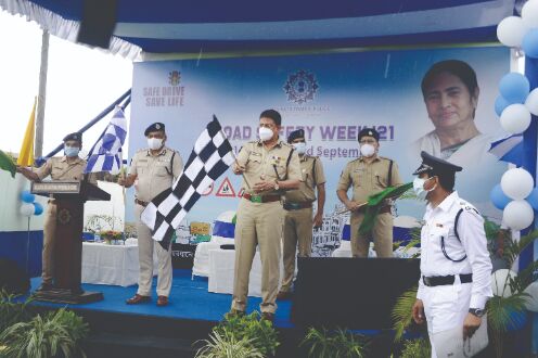 Road Safety week: Cops take steps to spread awareness about traffic norms Road Safety week: Cops take steps to spread awareness about traffic norms