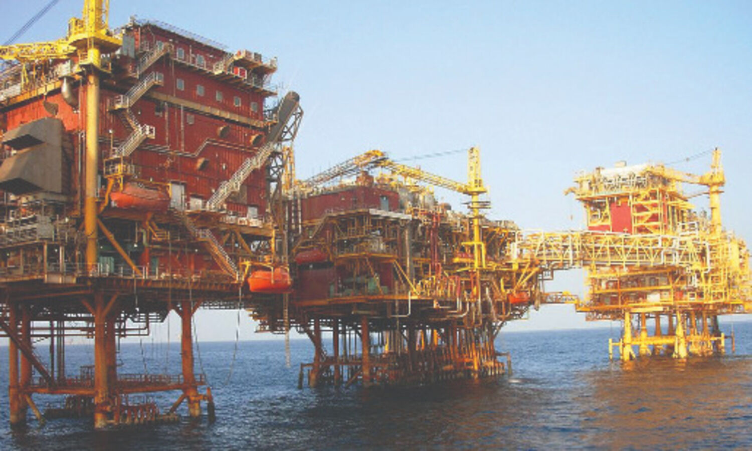 ONGC pumps 1st gas from U1B deep-water well in KG basin