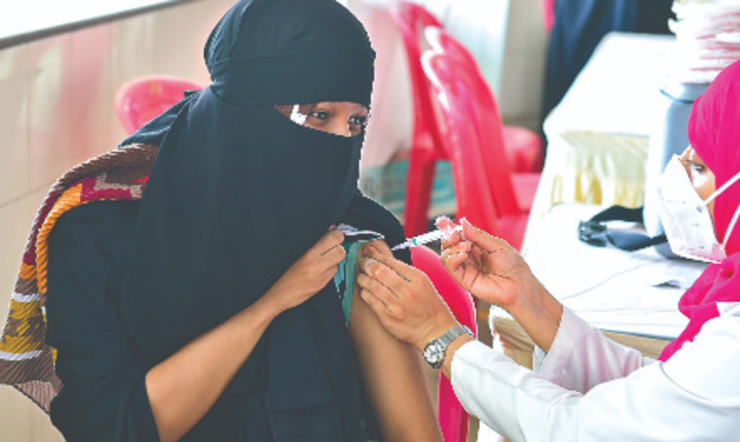 India logs 41,965 new Covid cases