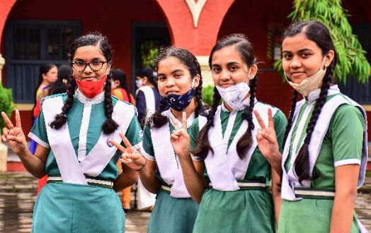 Delhi schools open gates to excited students Delhi schools open gates to excited students