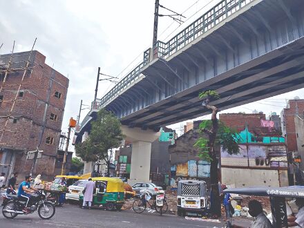 For 4 phases of Delhi Metro, 4,000 jhuggis relocated: RTI For 4 phases of Delhi Metro, 4,000 jhuggis relocated: RTI