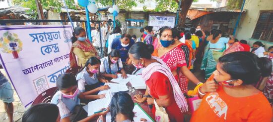 Kanyashree girls assist people at Duare Sarkar camps